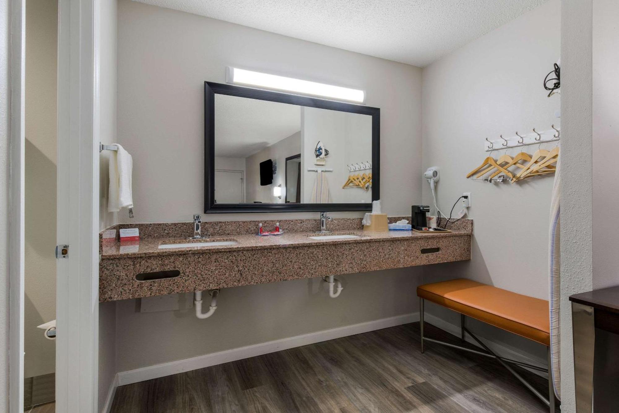 Econo Lodge Cheraw Market Street Eksteriør bilde